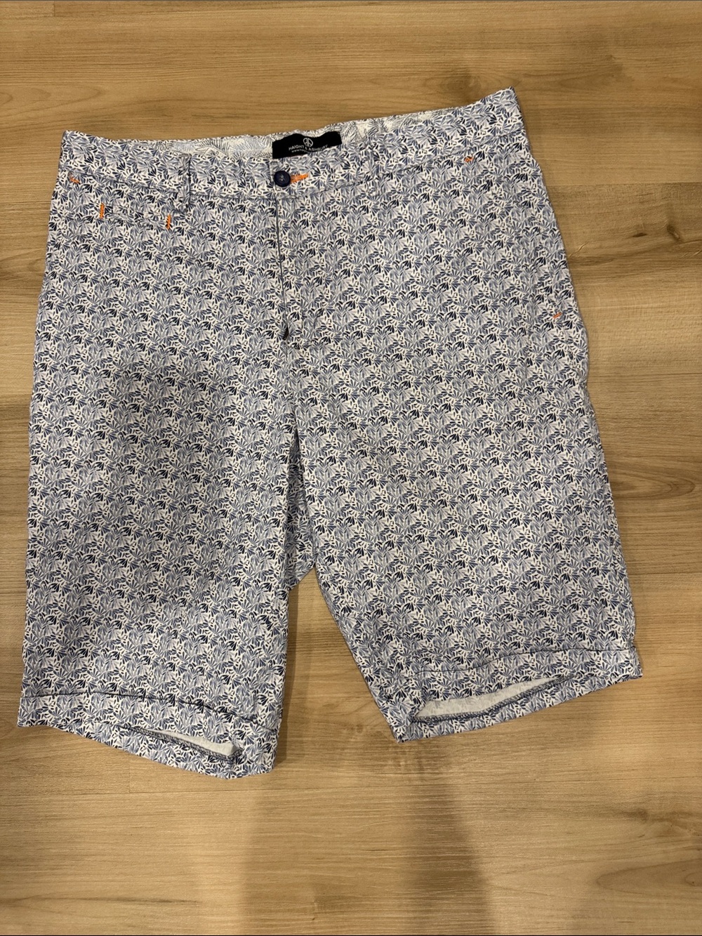 Haight & Ashbury Men's Size 32 Blue & White Floral Patterned Shorts
